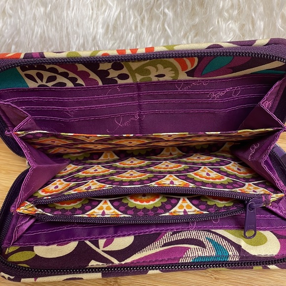 VERA BRADLEY // PLUM CRAZY Zippy Quilted Cloth Accordion Wallet EUC - Picture 5 of 9